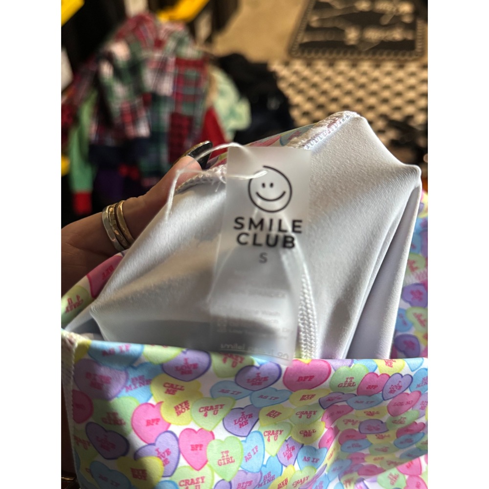 Smile Club Activewear Set - Sports Bra & Biker Shorts - Candy Hearts Print - Picture 2 of 4